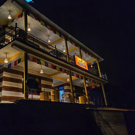 Nomads Hostel Tosh Exterior foto